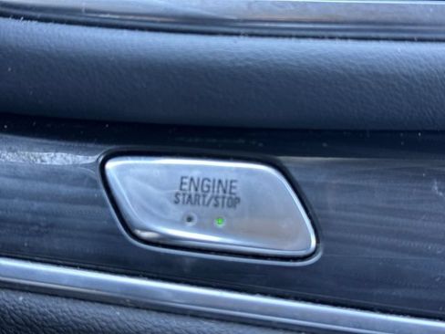 Used 2020 Buick Enclave Essence FWD image 25