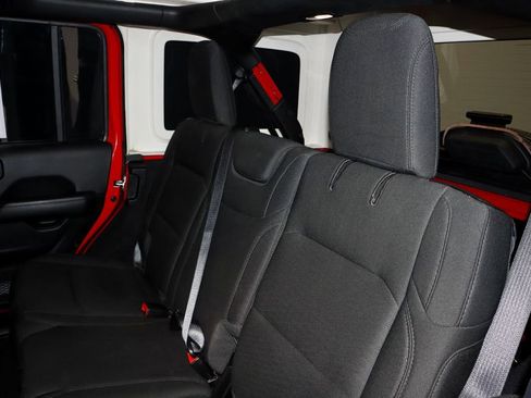 Used 2021 Jeep Wrangler Unlimited Sahara image 21