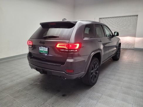 Used 2017 Jeep Grand Cherokee Laredo w/ Quick Order Package 2BE RWD image 9