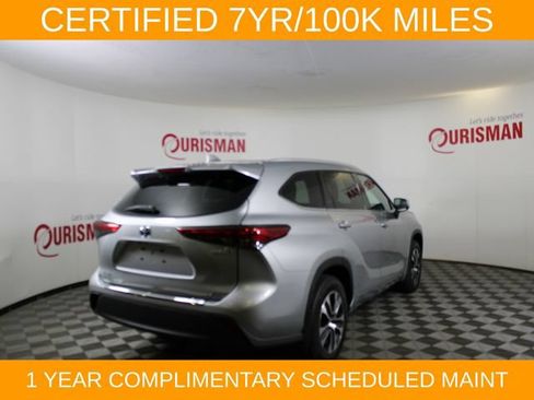 Used 2022 Toyota Highlander XLE AWD/4WD image 9
