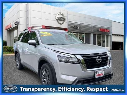 Used 2022 Nissan Pathfinder SV
