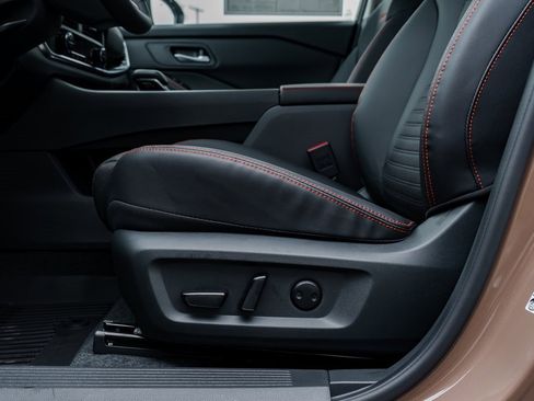 New 2026 Nissan Rogue Rock Creek image 20