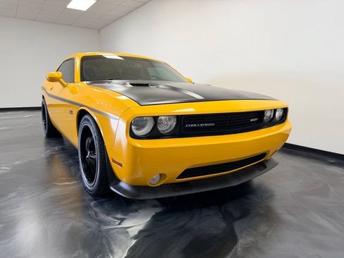 Used 2012 Dodge Challenger SRT8 Yellow Jacket w/ Premium Sound Group RWD image 23