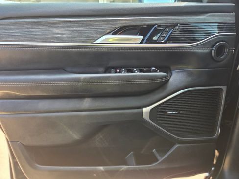 Used 2024 Jeep Wagoneer Series II w/ Flexible Seating Group RWD image 30