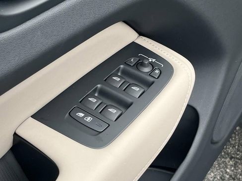 New 2026 Volvo XC60 T8 Core w/ Climate Package image 21