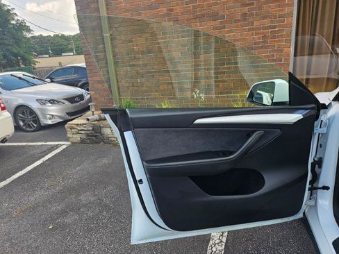 Used 2023 Tesla Model Y Long Range AWD/4WD image 34