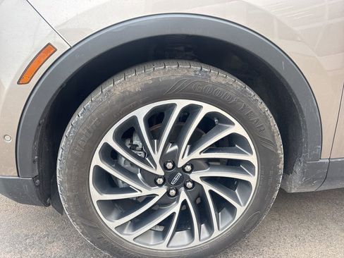 Used 2020 Lincoln Nautilus Reserve w/ Equipment Group 201A image 4