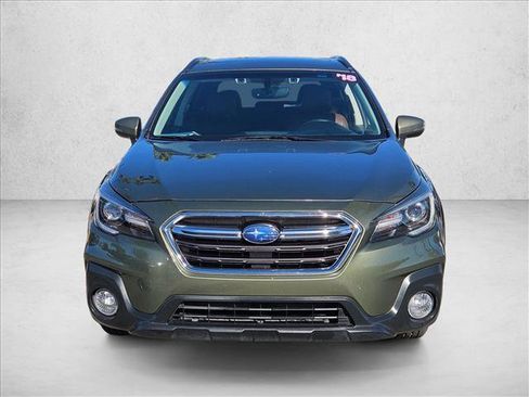 Used 2018 Subaru Outback 3.6R Touring image 2