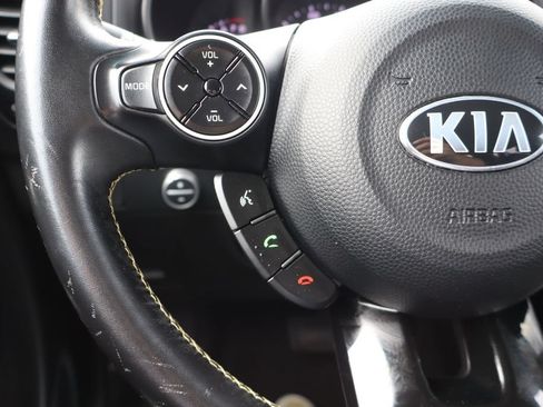 Used 2015 Kia Soul + w/ Audio Package FWD image 7
