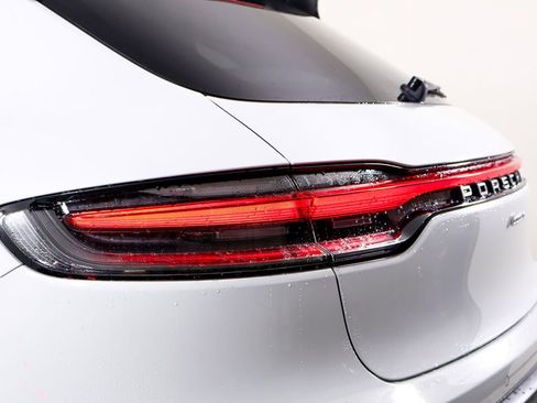 New 2026 Porsche Macan image 11