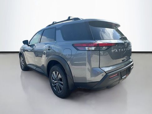 New 2025 Nissan Pathfinder SV image 6