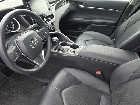 Used 2024 Toyota Camry XLE image 7