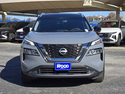 Used 2022 Nissan Rogue SL w/ SL Premium Package image 2