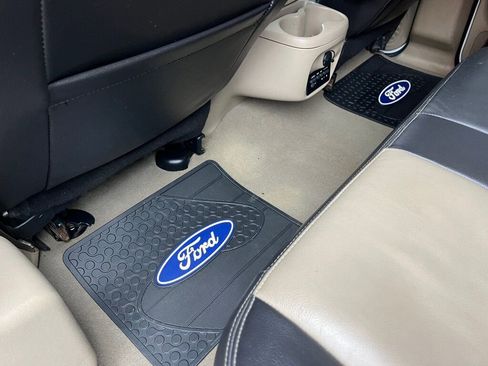 Used 2005 Ford Excursion Eddie Bauer image 25