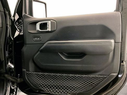 Used 2018 Jeep Wrangler Unlimited Sahara AWD/4WD image 23