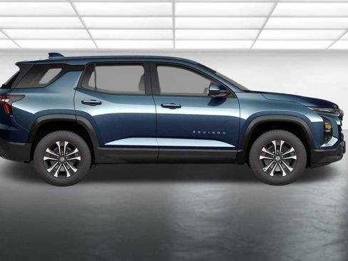 New 2026 Chevrolet Equinox LT w/ Convenience Package II AWD/4WD image 13