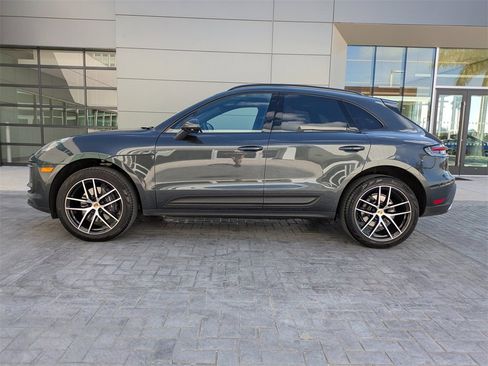 Used 2025 Porsche Macan Base image 7