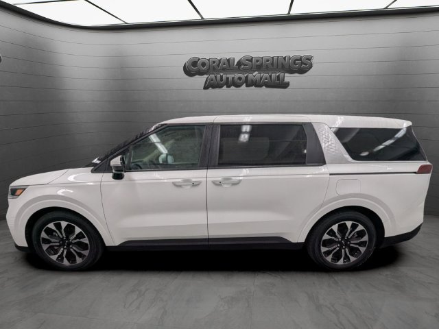 Certified 2024 Kia Carnival EX FWD image 4