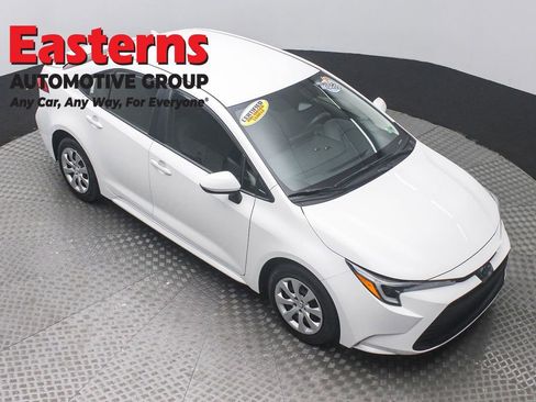 Used 2024 Toyota Corolla LE FWD image 3