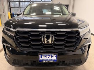 Used 2024 Honda Pilot LX video 3