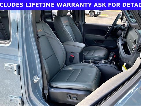 Used 2026 Jeep Gladiator Mojave AWD/4WD image 7