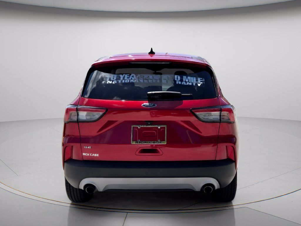 Used 2022 Ford Escape SE w/ Convenience Package FWD image 5