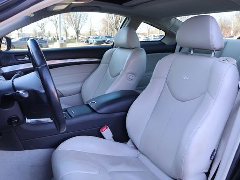 Used 2013 INFINITI G37 x w/ Premium Pkg image 32