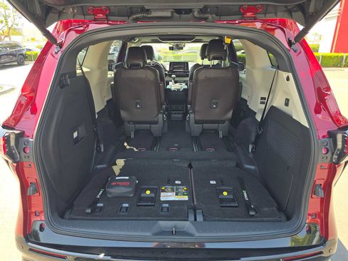 Certified 2024 Toyota Sienna Platinum FWD image 17