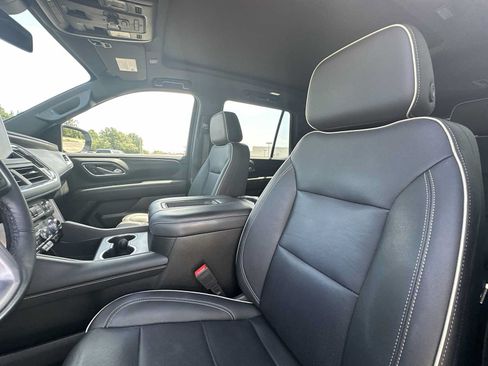Used 2023 GMC Yukon SLT w/ SLT Luxury Package RWD image 10