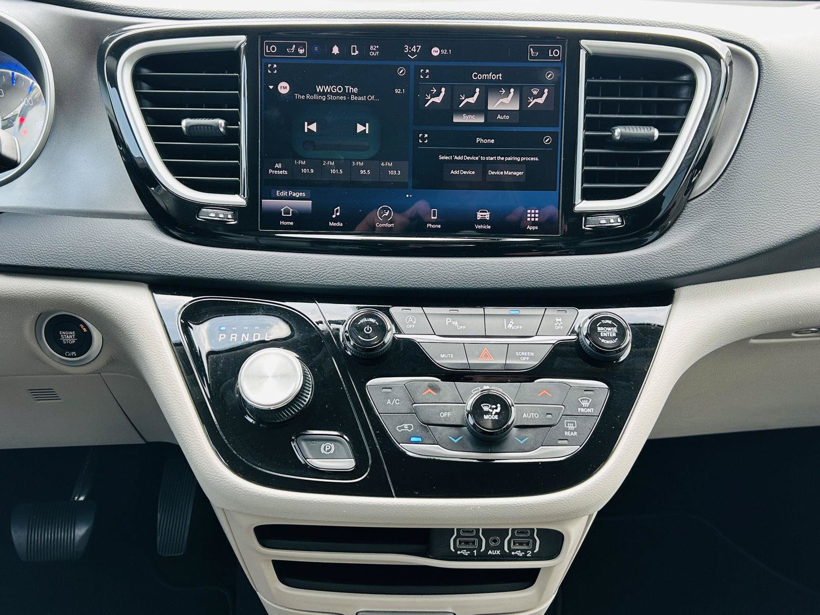 Used 2023 Chrysler Pacifica Touring-L FWD image 20