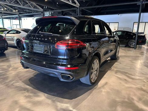 Used 2018 Porsche Cayenne AWD/4WD image 5