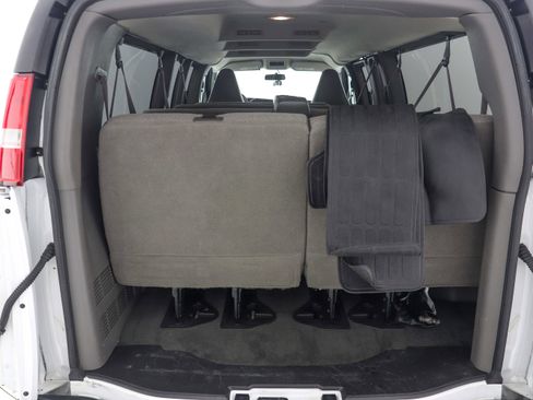 Used 2017 Chevrolet Express 3500 LT w/ LT Preferred Equipment Group image 12