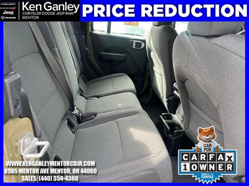 Used 2025 Jeep Gladiator Sport AWD/4WD image 23