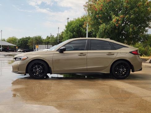Used 2025 Honda Civic Sport image 4