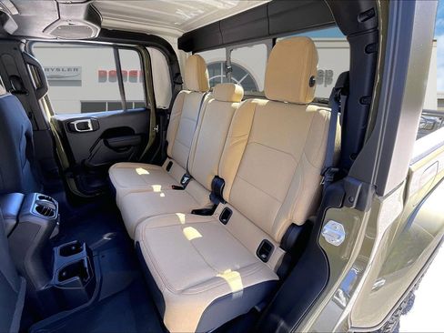 New 2026 Jeep Gladiator Sport AWD/4WD image 10