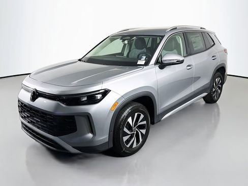 New 2025 Volkswagen Tiguan S image 3