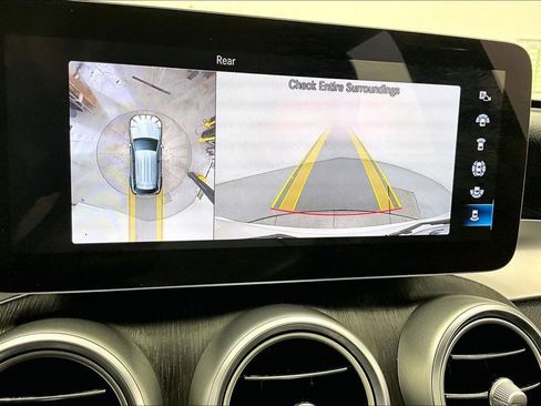 Used 2021 Mercedes-Benz GLC 300 4MATIC image 23