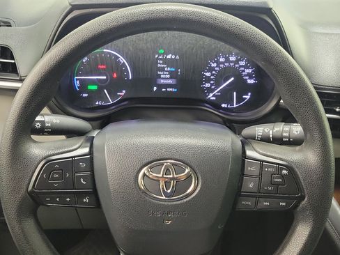 Used 2022 Toyota Sienna LE FWD image 22