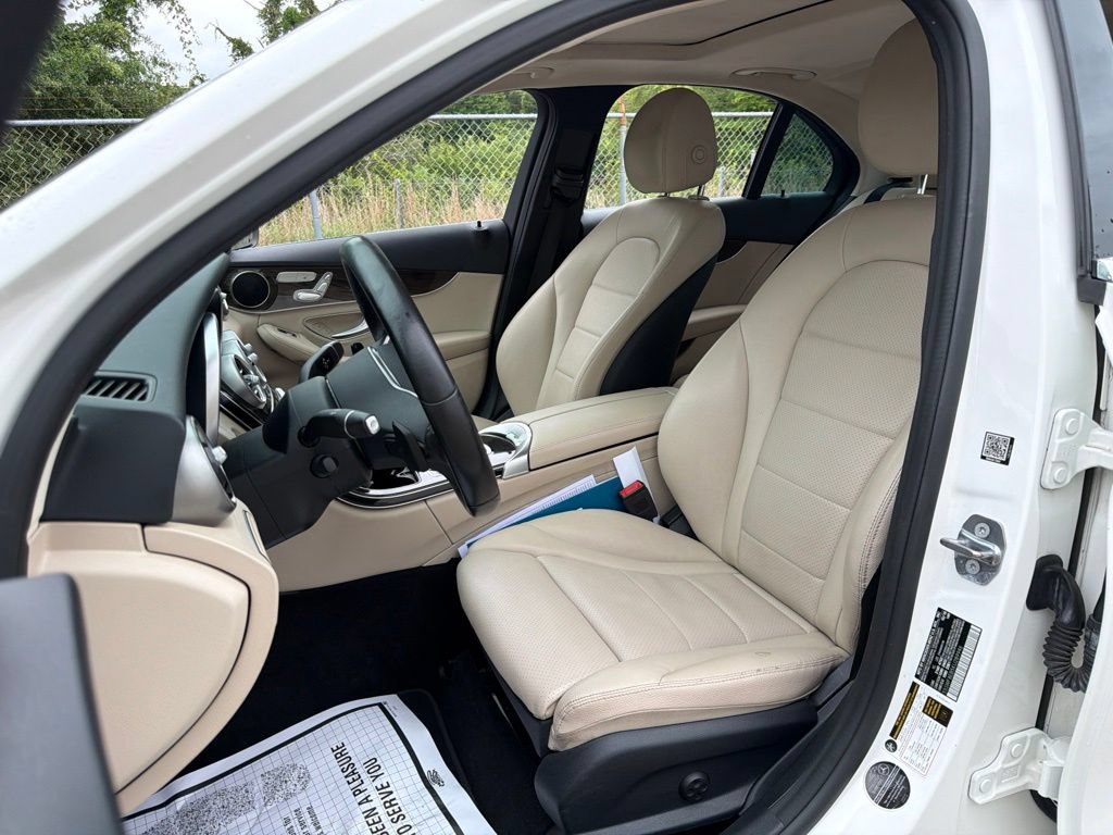 Used 2019 Mercedes-Benz C 300 4MATIC Sedan image 23