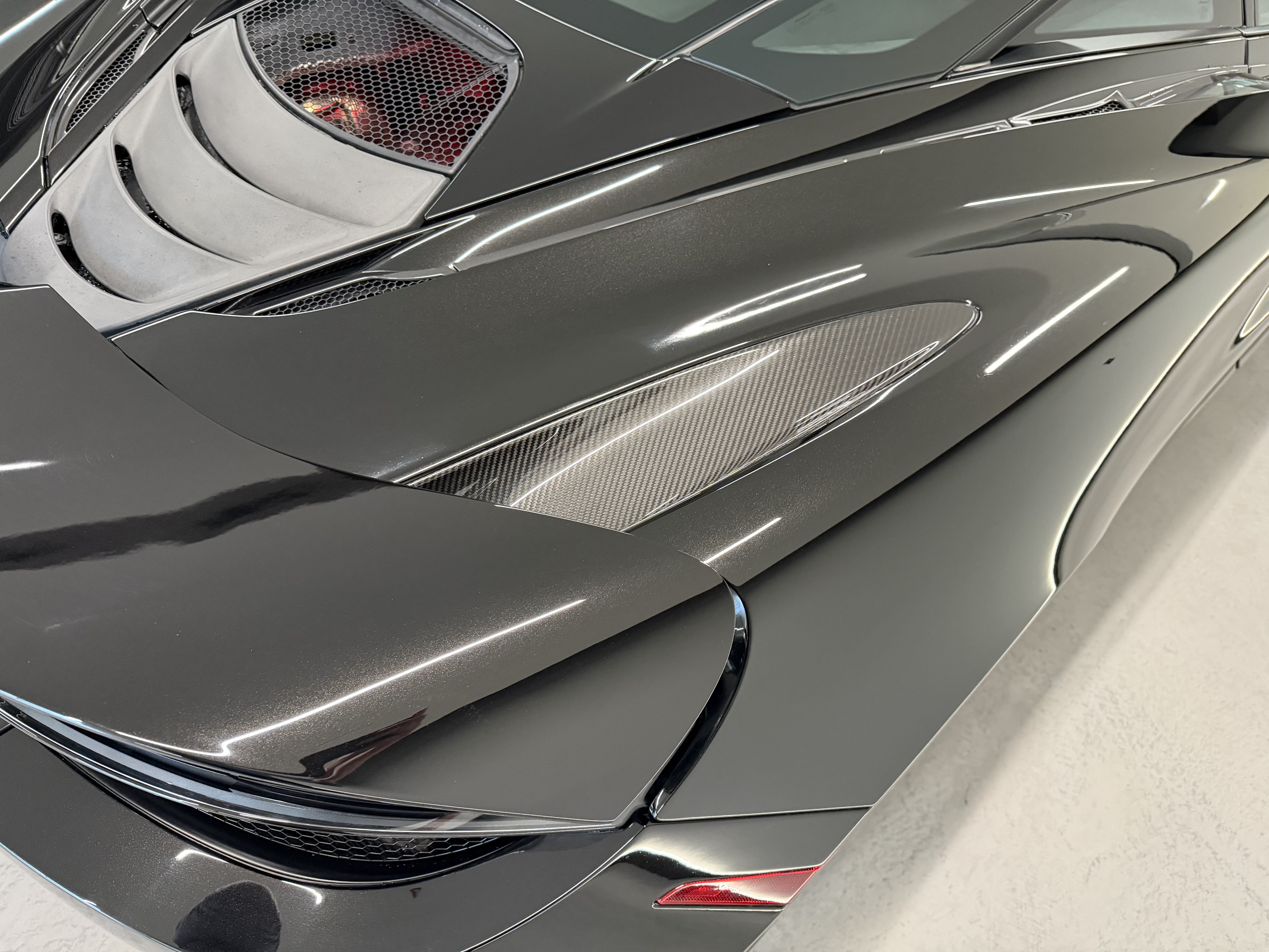 Used 2020 McLaren 720S Performance RWD image 4