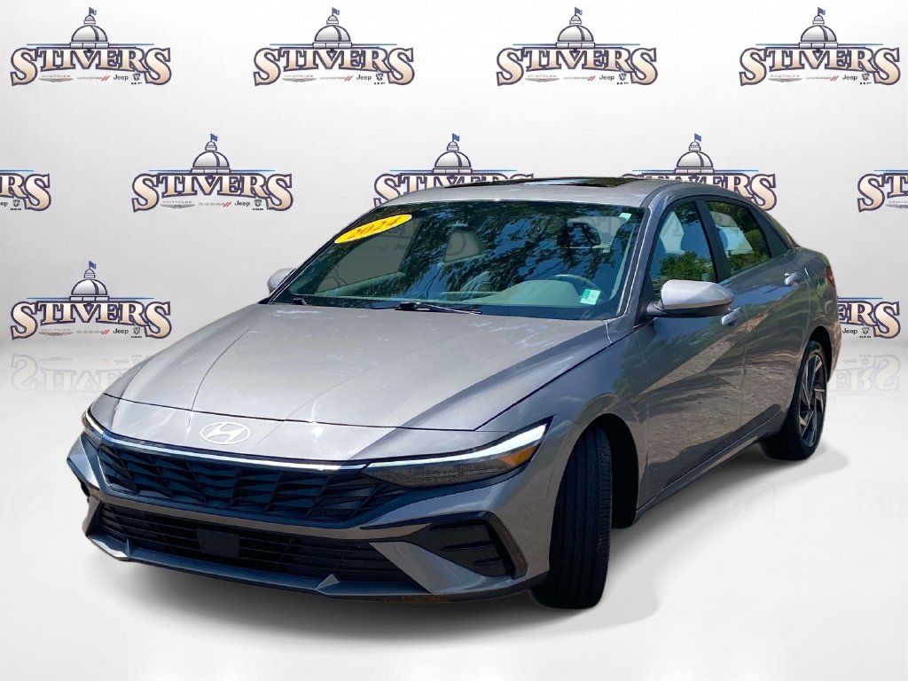 Used 2024 Hyundai Elantra SEL w/ Convenience Package FWD image 3