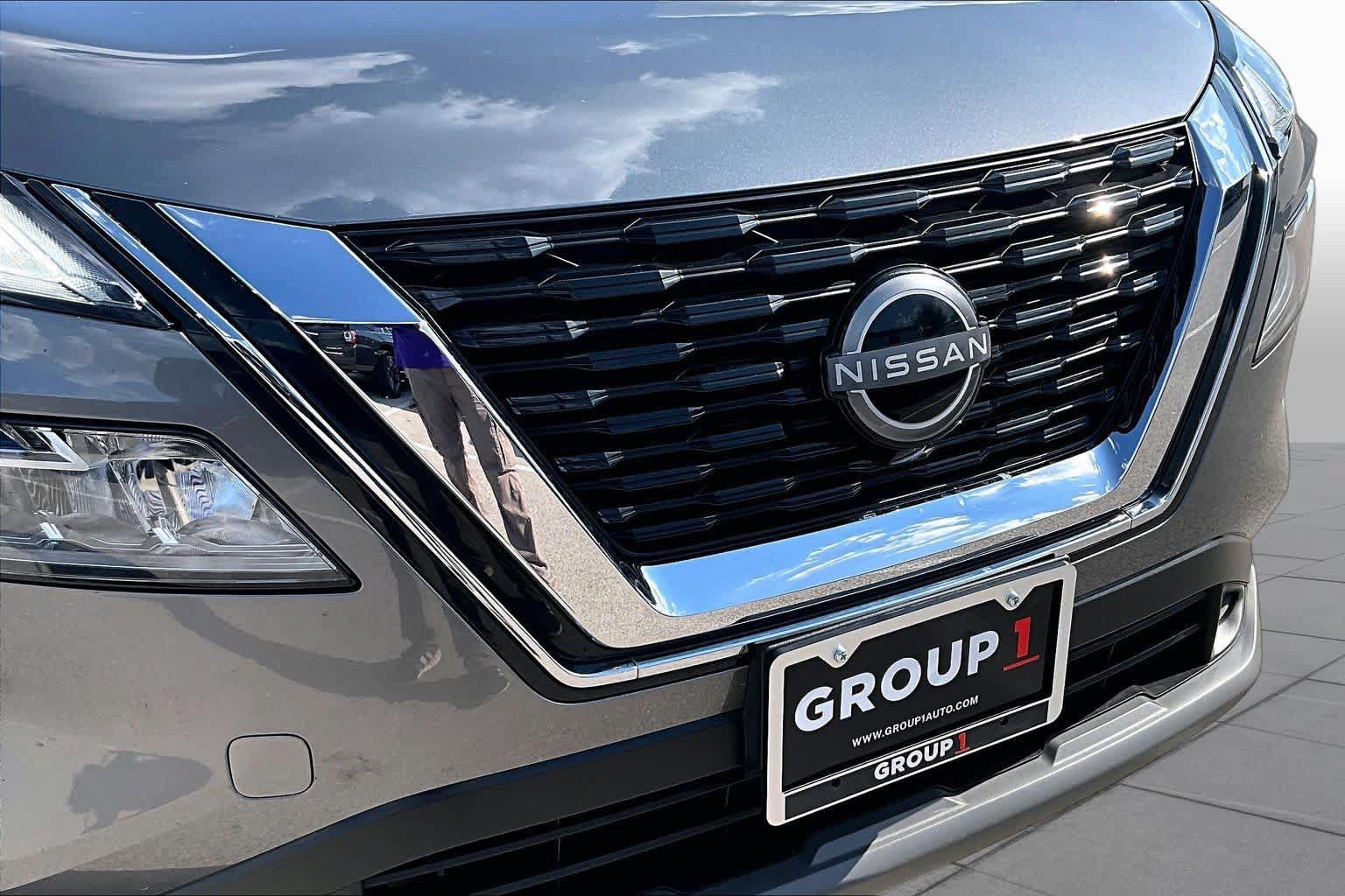 Used 2023 Nissan Rogue SV FWD image 30