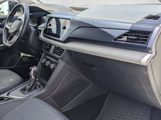 Used 2024 Volkswagen Taos SE w/ Panoramic Sunroof Package FWD image 21