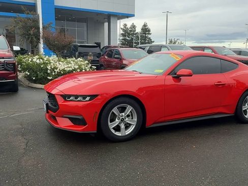 Used 2024 Ford Mustang Coupe image 3