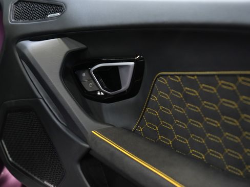 Used 2024 Lamborghini Huracan EVO image 36