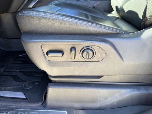 Used 2020 GMC Sierra 2500 Denali w/ Denali Ultimate Package image 11