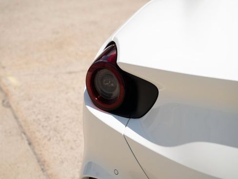 Used 2023 Ferrari Portofino M RWD image 21