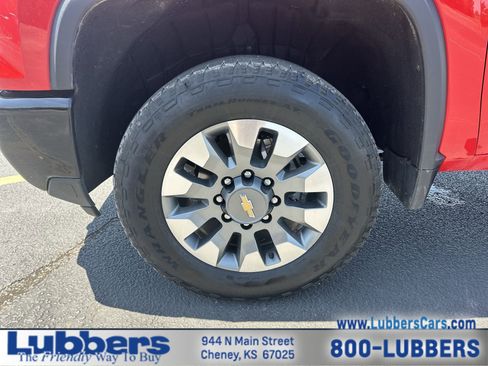 Used 2025 Chevrolet Silverado 2500 Custom w/ Custom Value Package AWD/4WD image 10