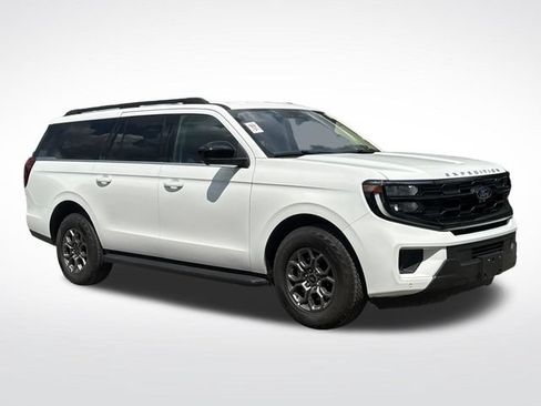 Used 2025 Ford Expedition Max Active AWD/4WD image 9