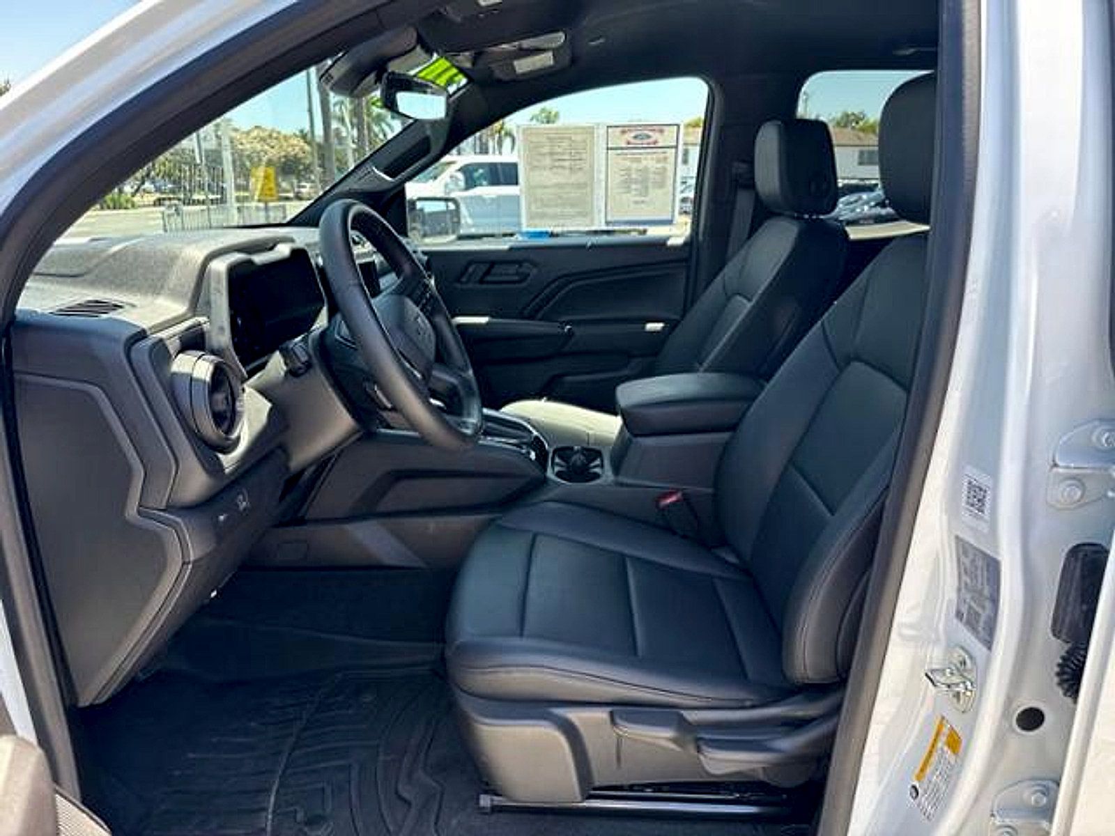 Used 2024 Chevrolet Colorado Trail Boss AWD/4WD image 14